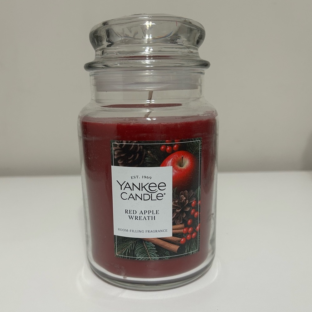 NWT Yankee Candle Red Apple Wreath 22 oz‎ large jar